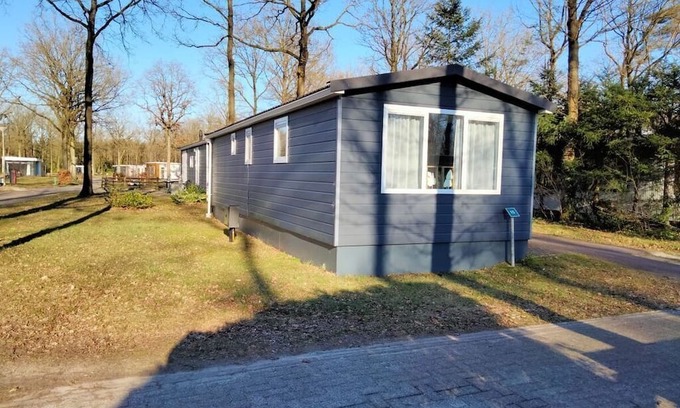 Zorgvlied Apartment | Drenthe Chalet Comfort: Ideal for Families & Pet-Free Stays