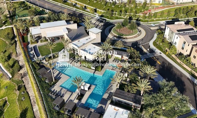 Lake Forest House | Experience Vista Views with Family-Friendly Amenities