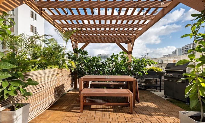 Santurce Apartment | Prime Location in Condado with Rooftop Oasis Retreat