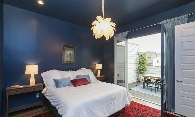 Nashville House | Trendy Rooftop Oasis | Karaoke Townhome for Family Fun