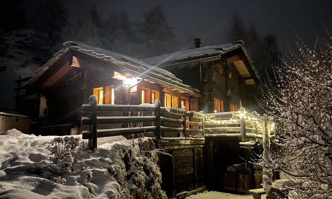 Evolene Ski Chalet | Serene Grange Rénovée: Panoramic Views & Spa Access