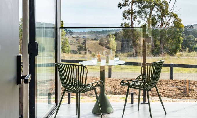 Carlton River Villa | Discover Suite West - Enjoy Ocean Views and Dining Options