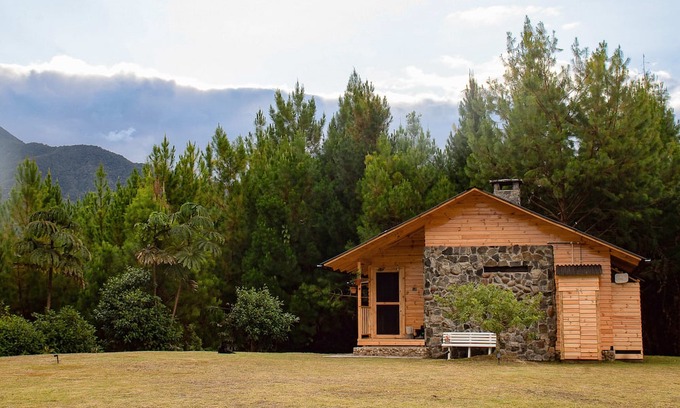 Pasco Cottage | Boutique Cabin with Panoramic View