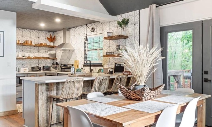 Eagle Mountain House | Cozy Mountain Cabin with Hot Tub & Fire Pit - 10/10 Rating