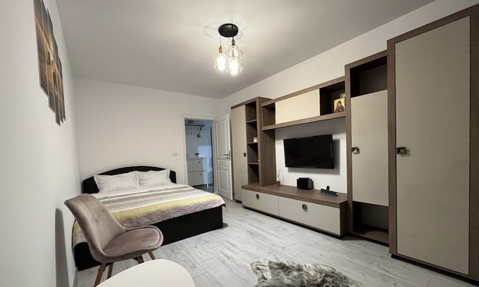 Suceava Apartment | Pet-Friendly AEA Residence: Your Family Stay in Suceava