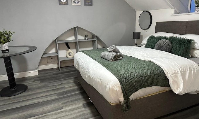 Newport Apartment | Cozy Studio Flat in Newport - Near City Centre & Pet Friendly