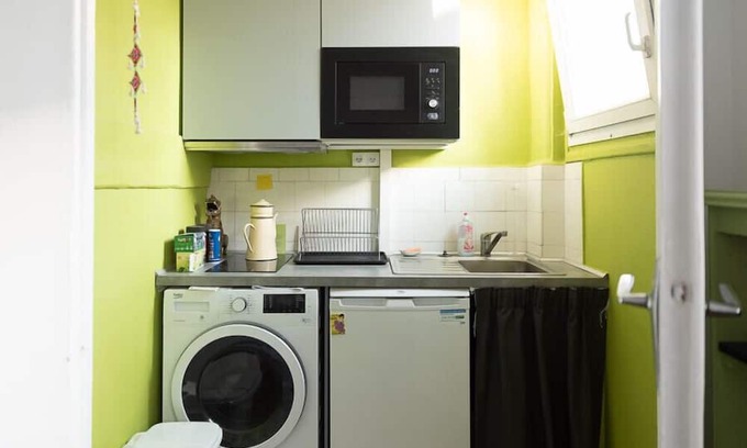 Quartier de la Goutte-d'Or Apartment | Charming Studio Retreat Near Butte Montmartre