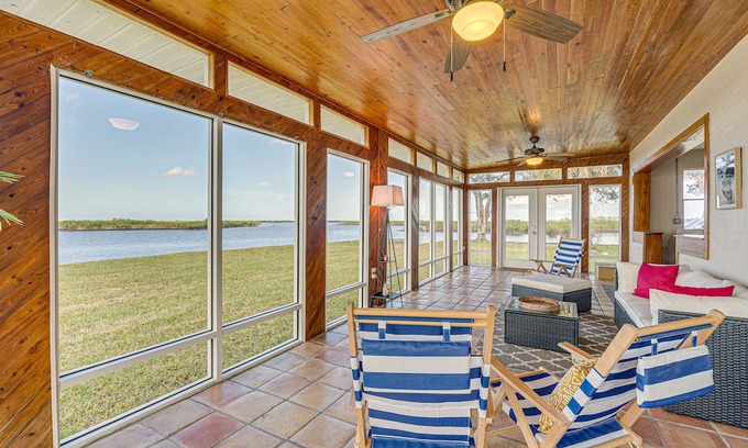 Spring Hill Cottage | Relaxing Gulf Front Spring Hill Getaway with Grill & Dock