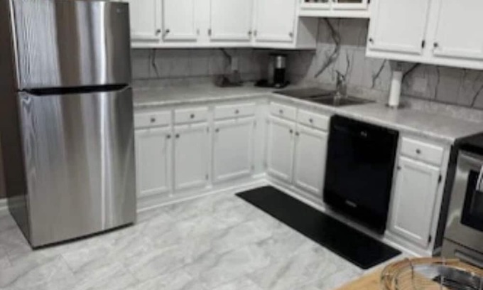 Fairview Park Apartment | Modern 2-Bedroom Apartment with AC & WiFi in Fairview Park