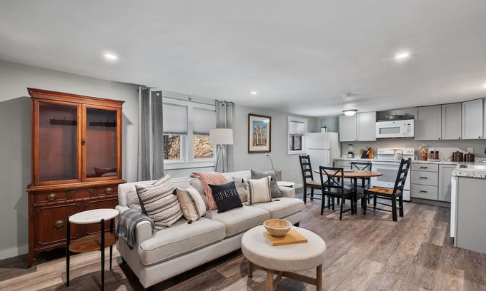Bradford Cottage | Cozy Riptide Cottage: 1 Bed, Private Pond Retreat