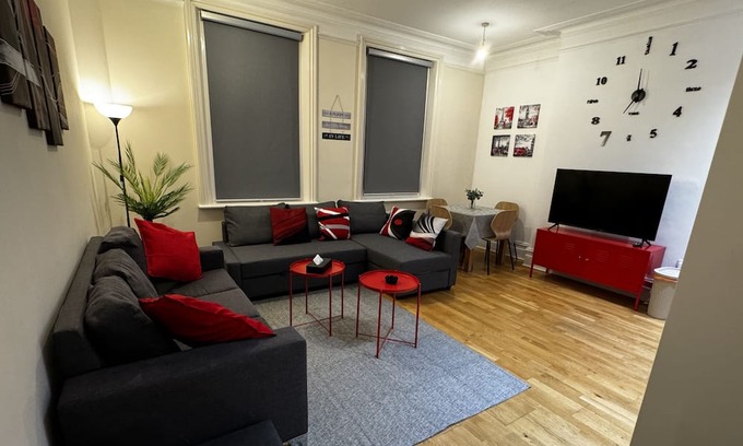 West Hampstead Apartment | Close to London transportation / shops/ restaurants