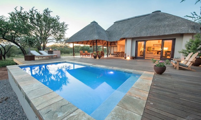 Hoedspruit Villa | Villa Lethabo: Elegance Surrounded by Majestic Trees
