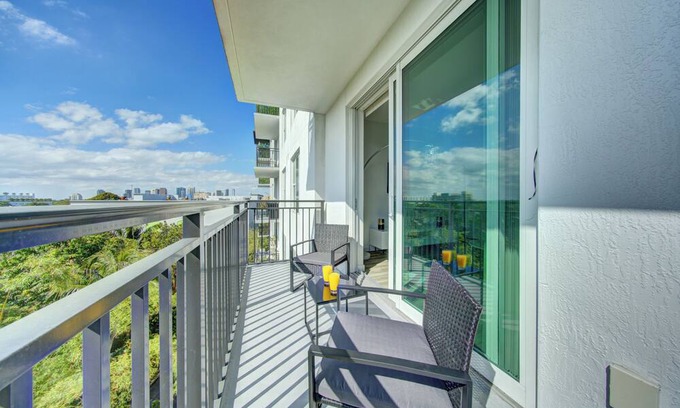 Harbordale Apartment | Explore Sejur Fort Lauderdale: Pool, Spa & Family Amenities