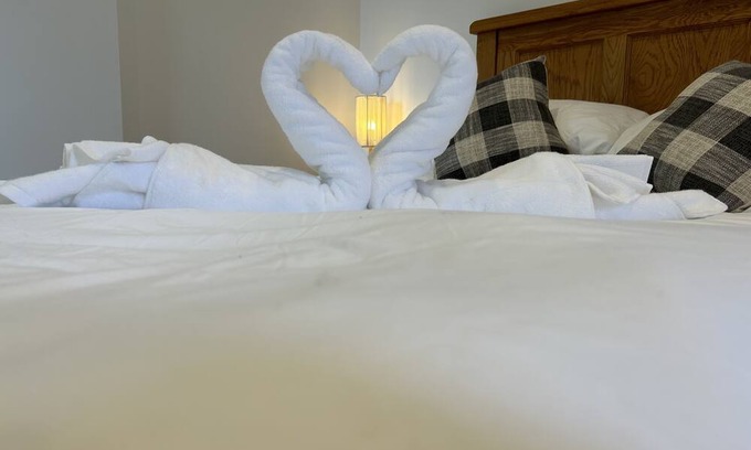 Farley Cabin | Discover a Romantic Cabin with King Bed and Breathtaking Views