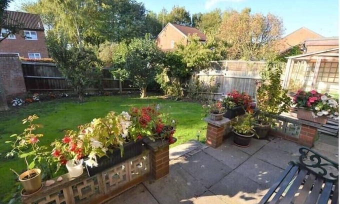 St Albans House | Tranquil 3B Retreat in Sandridge, St Albans for Families
