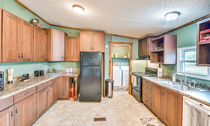 Union Springs House | Cozy Union Springs Retreat with Kitchen and Gas Grill