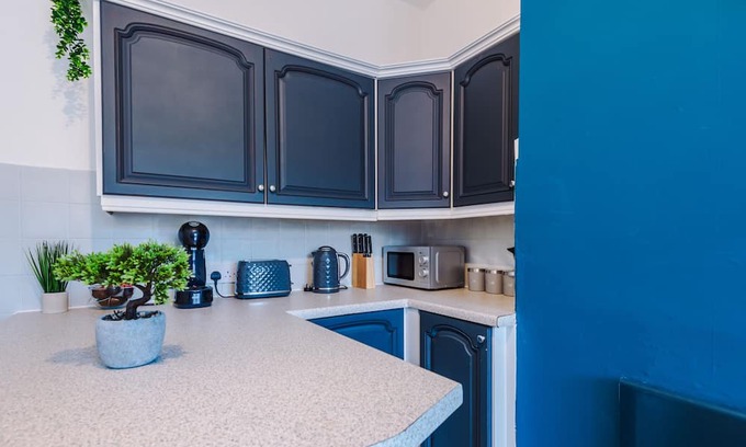 Dukinfield House | Pet-Friendly Entire House in Greater Manchester Awaits You