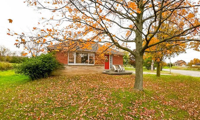 Hamilton Cottage | Bird-watching haven in Dundas Ontario