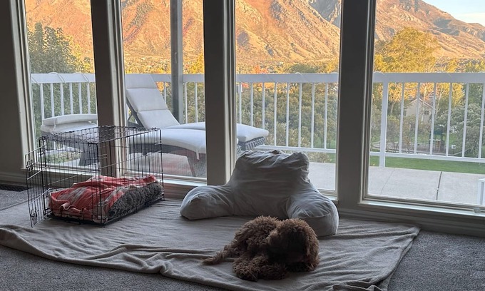 Alpine House | Inviting Alpine Retreat with Breathtaking Mountain Views