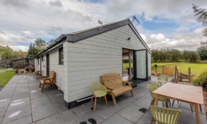 Llanrwst Cottage | Riverview Cottage: Perfect Family Getaway with Kitchen Access