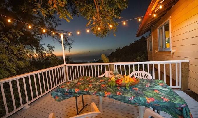 Papeete Cottage | Fare Arevareva: Cozy Bungalow with Pool & Ocean View