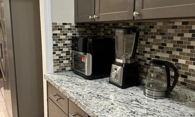 Washington Park Apartment | Relaxing Apartment in Peaceful Neighborhood with Amenities