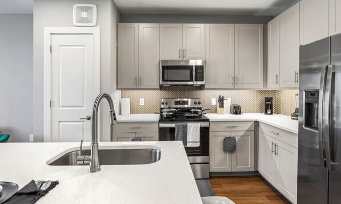 Fort Worth Apartment | Relaxing Haven 1 BR | Near Downtown | Pool & Gym Access