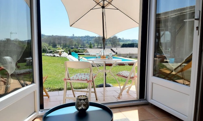 Cahuzac Cottage | Gîte 3: Guest Rated 10/10 with Pool & Ocean Views