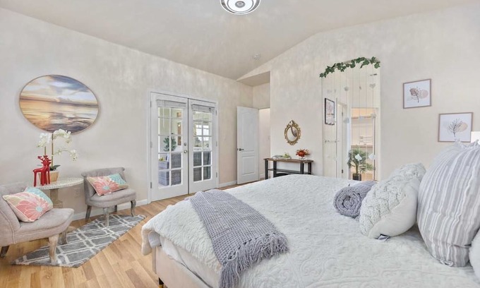 Greenacres House | Relax at Serene Haven Retreat - Pet Friendly & Breakfast