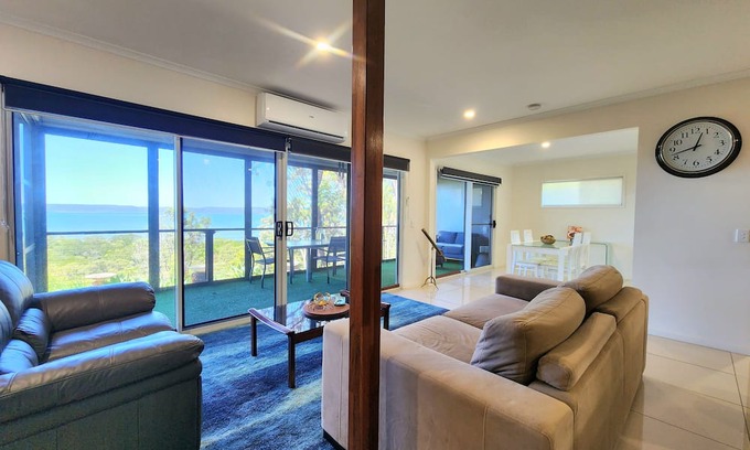 Brisbane Waterfront House | Elegant Waterfront Retreat on Macleay Island with Pool & Spa