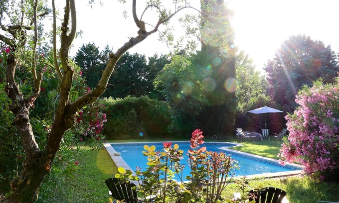 Althen-des-Paluds Villa | Homerez - Villa for 6 ppl. with swimming-pool and garden at Althen-des-Paluds