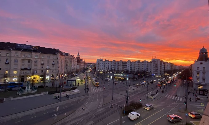 Szentimrevaros Apartment | Welcoming Buda: Freshly Renovated 2-Bedroom Retreat