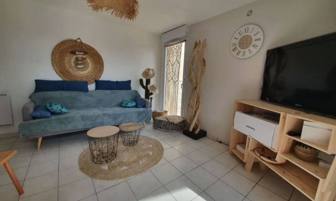 Carcans Plage House | Holiday Home 'Maison Carcans À 100m De La Plage' with Private Terrace, Private Garden and Wi-Fi