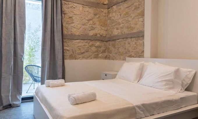 Agii Theodori House | Neptune's Nook Summa: Ocean View Retreat with Spa & Hot Tub