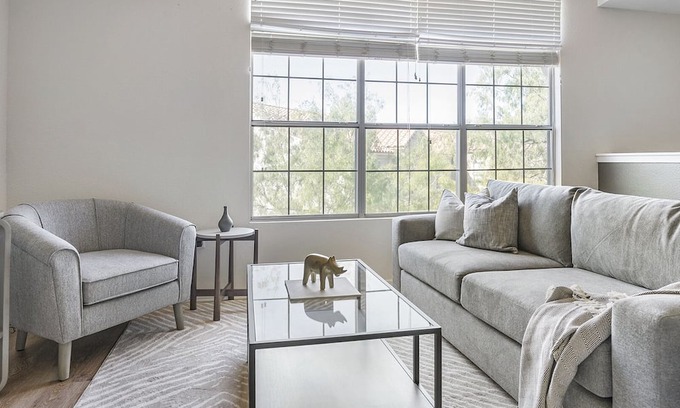 El Paso Apartment | Stylish Apartment with Kitchen in Prime Location