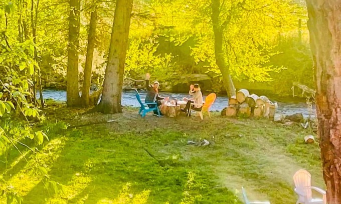 Joseph Cottage | Dog-Friendly Cabin with Mountain Views & River Access