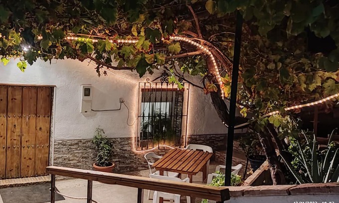 Alcaudete House | Holiday Home 'Villa Cuartelillos' with Mountain View, Private Pool and Wi-Fi