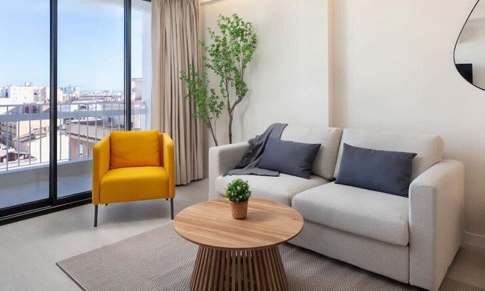 Gamarra Apartment | Experience Local Life at Pasaje Igueldo, Málaga Retreat