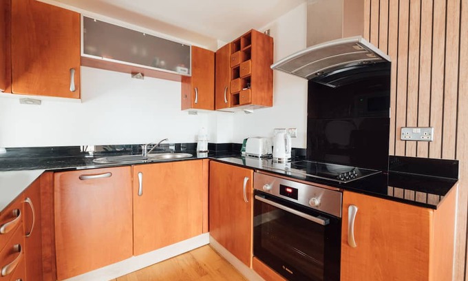 Leeds City Center Apartment | Guest Rated 10/10: Leeds Dock 2 Bedroom Retreat
