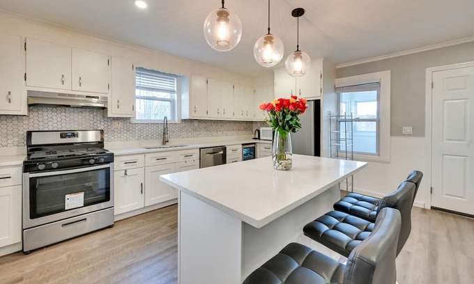 Avon House | Guest Rated: Family-Friendly Avon Home Near Hartford!