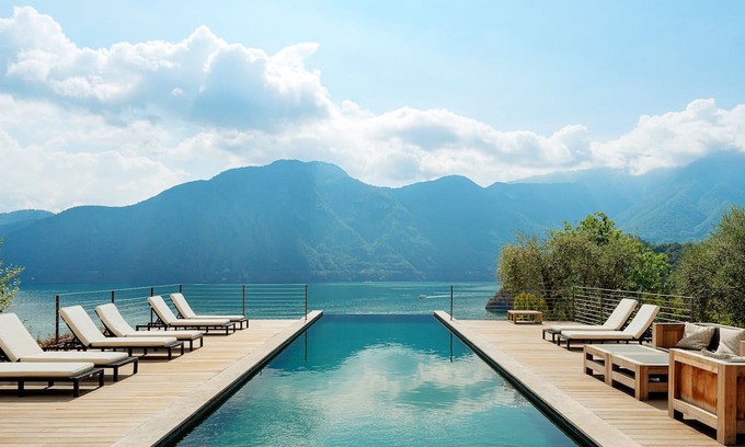 Mezzegra Villa | Inviting Villa Aede with Pool & Ocean Views for Your Getaway