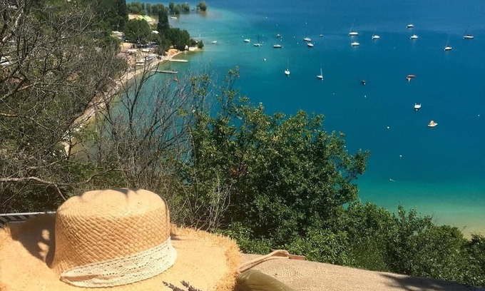 Sainte-Croix-du-Verdon Apartment | Idyllic Duplex with Terrace and Scenic Lac Ste Croix View
