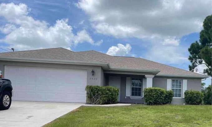 Sunshine Apartment | 4 Bedroom 831377 by Houzlet