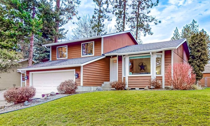 Post Falls House | Beautifully renovated, dog-friendly home with great location & backyard