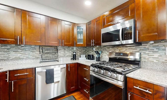 Broadview Park House | Dog-Friendly Oasis with Fenced Yard & Furnished Patio