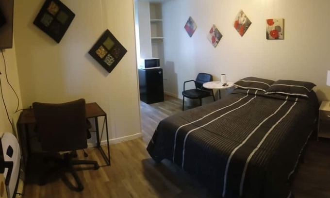 Savage House | Budget-Friendly Cozy Rooms with Family Amenities Await