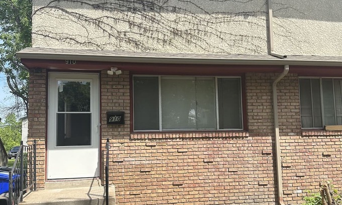 Midway House | Convenient Midway Hotel in the Heart of Twin Cities
