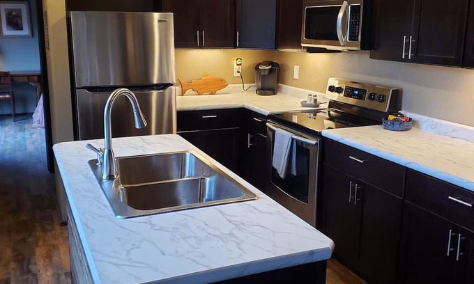 Douglas City Cabin | Cozy Mountain Cabin Near Scenic Trinity River Adventure