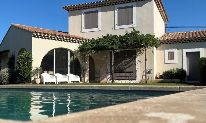 Mallemort Villa | Explore Villa 'Magnifique Provençale' with Private Pool & More