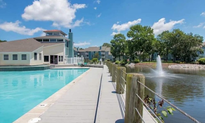 North Central Apartment | Elegant Apartment Just 10 Minutes from the Oceanfront